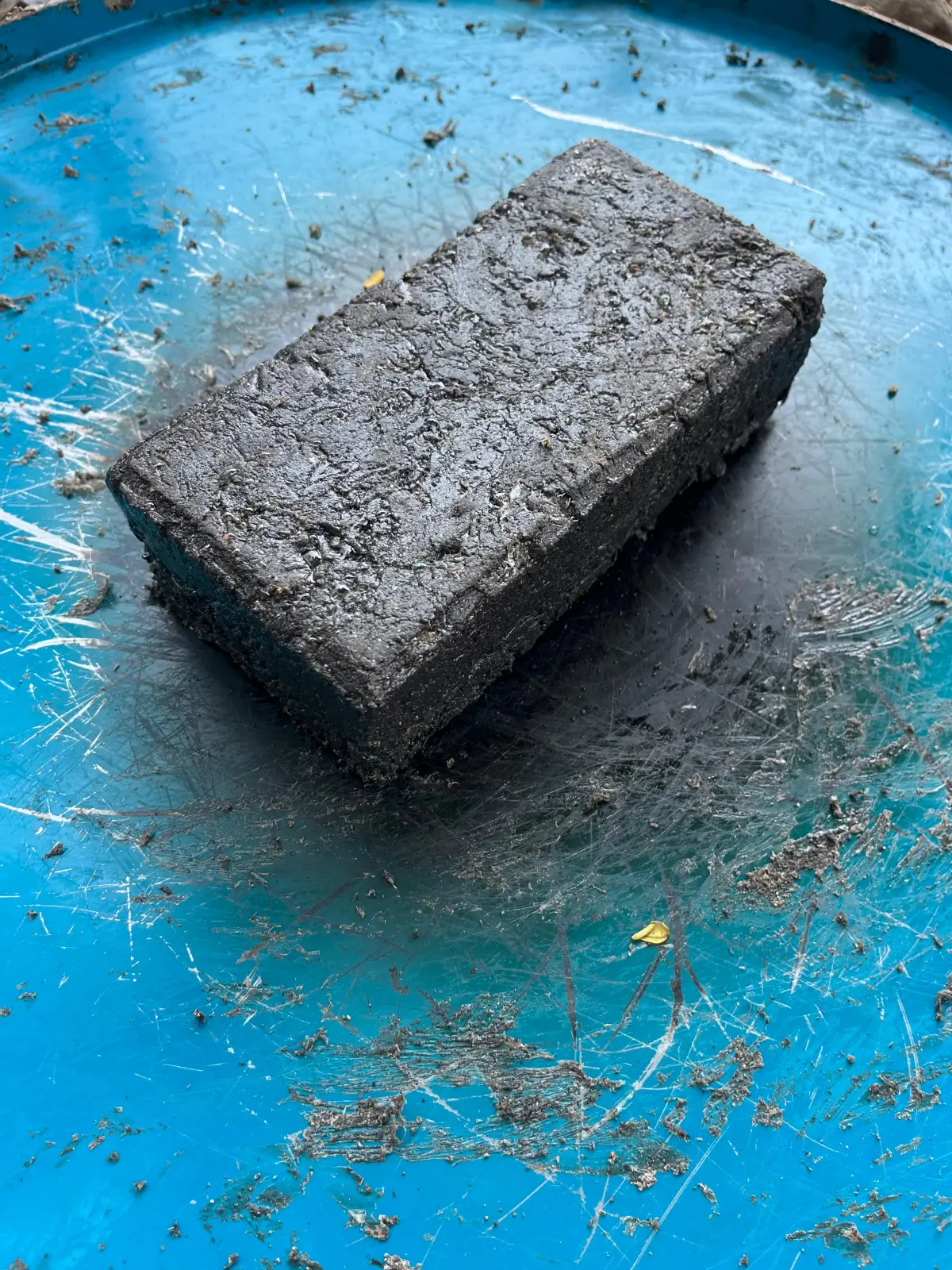 Paving block dari bahan dasar sampah pelastik (Sumber: Dok, KKN Kelompok 63)