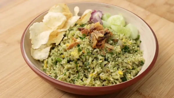 Tampilan Nasi Goreng Cabe Ijo Ikan Asin ala Chef Devina Hermawan (Sumber : X/@hermawan_devina)