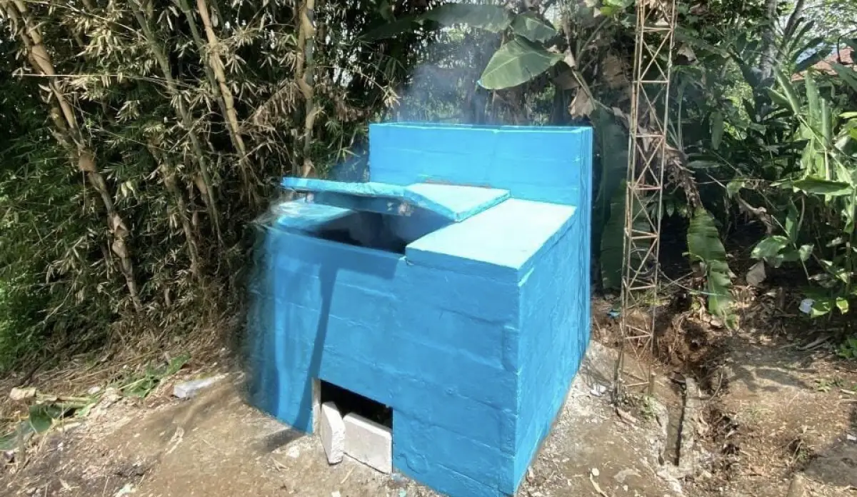 Rocket Stove yang digagas Mahasiswa KKN UMMI kelompok 36 di Desa Mekarsari, Sagaranten Sukabumi.