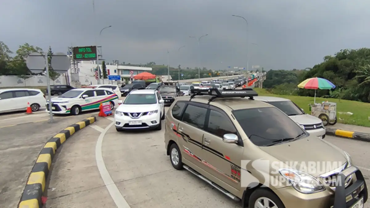 Exit Tol Parungkuda Padat Kendaraan di Libur Long Weekend Maulid Nabi