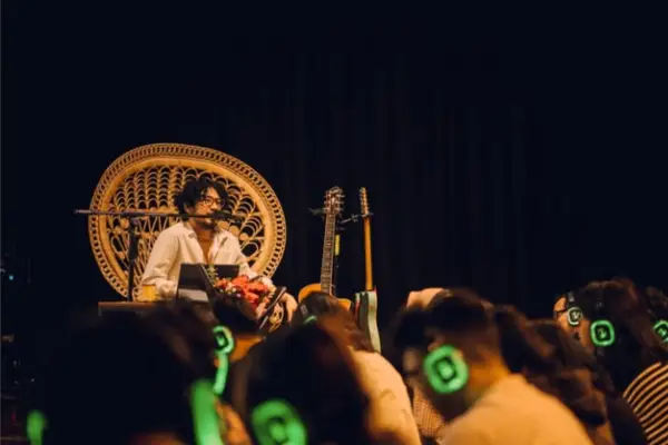 Melalui unggahan di feed Instagram pribadinya, musisi Kunto Aji (@kuntoajiw) secara terbuka membagikan pertimbangan hati-hati di balik keputusannya terkait partisipasinya dalam Pestapora. (Sumber: Instagram @kuntoajiw)