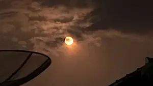 Potret Langit Cibadak Sukabumi disinari Gerhana Bulan Total. (Sumber : Robby).