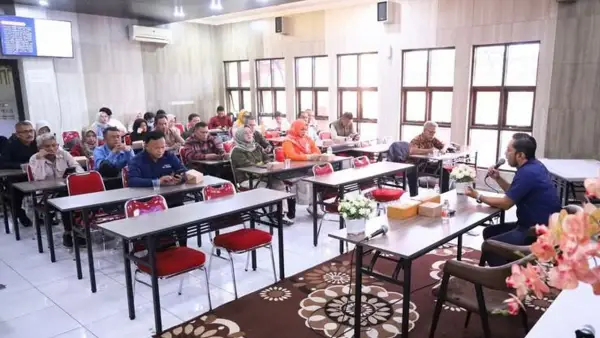 Kegiatan sosialisasi applikasi smart basic Bappeda Kota Sukabumi kepada SKPD dan para Lurah (Sumber: Bappeda)
