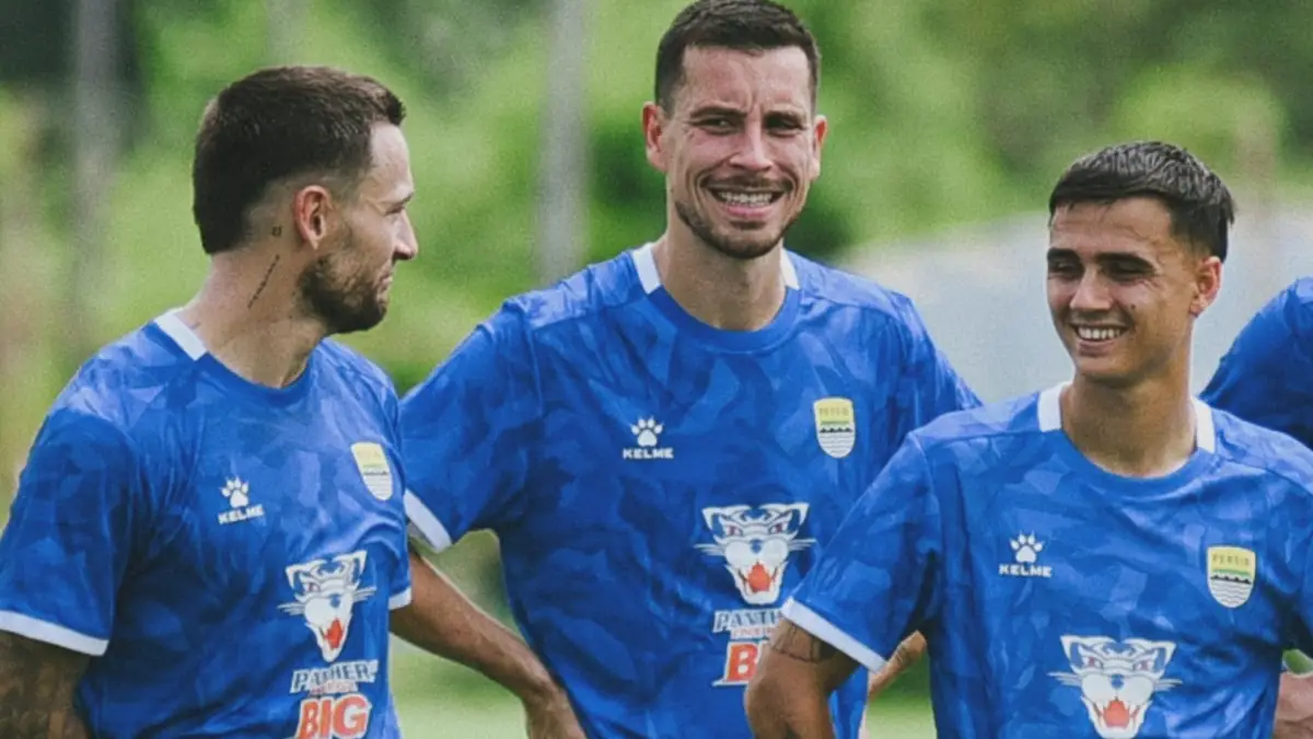 Persib vs Persebaya: Thom Haye dan Eliano Reijnders Berpeluang Debut Berseragam Maung Bandung