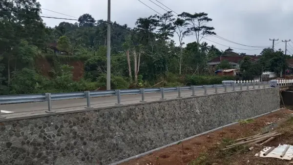 Jembatan Ciseureuh penghubung Jampangkulon-Cimanggu Usai Diperbaiki (Sumber: PU Kabupaten Sukabumi)