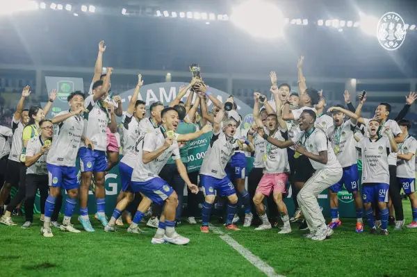 PSIM Yogyakarta meraih gelar juara Pegadaian Liga 2 musim lalu setelah mengalahkan Bhayangkara FC di partai puncak. (Sumber : Instagram/@psimjogja_official)
