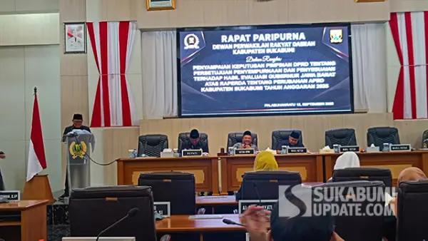 Rapat Paripurna DPRD Kabupaten Sukabumi, pada Jumat (12/9/2025). (Sumber : SU/Ilyas).