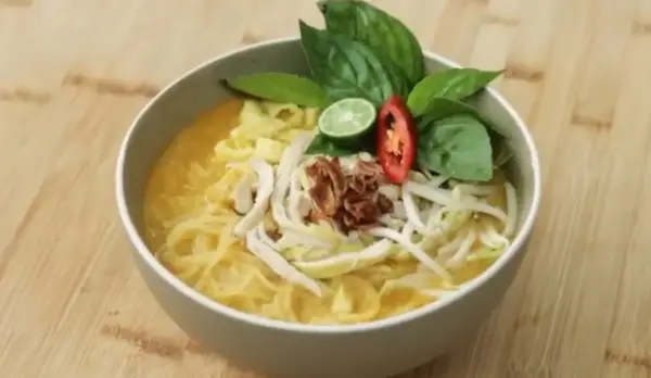 Tampilan Bihun Ayam Kuah Laksa ala Chef Devina Hermawan (Sumber : X/@hermawan_devina)