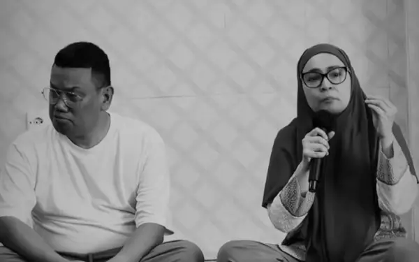Astrid Kuya Tak Kuasa Menahan Tangis Ceritakan Rumahnya yang Dijarah Massa (Sumber : Instagram/@uyakuya)