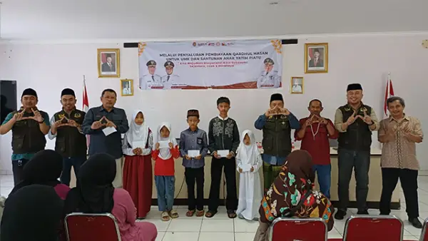 Penyaluran manfaat wakaf di Citamiang Kota Sukabumi oleh LWDB. (Sumber : Istimewa.).
