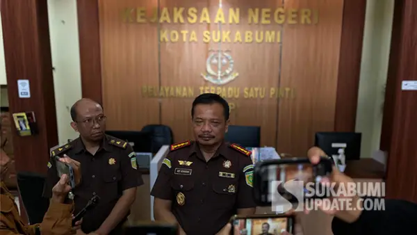 Kajari Kota Sukabumi, Ade Hermawan saat ditemui awak media, Senin (15/9/2025). (Sumber : SU/Turangga Anom).