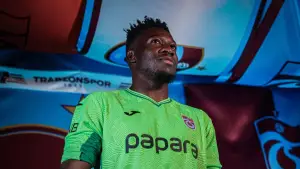Andre Onana diperkenalkan oleh klub Turki Trabzonspor ke publik setelah dipinjamlam oleh Manchester United (Sumber: Instagram/@trabzonspor)