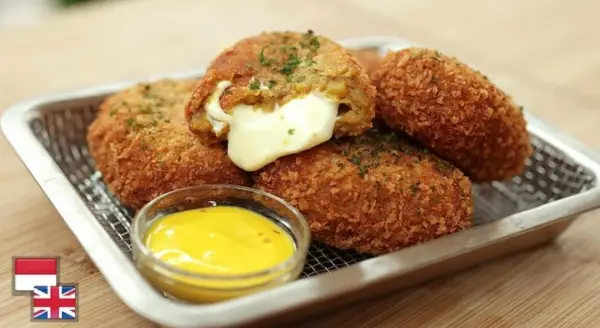 Tampilan Kroket Kentang Kari ala Chef Devina Hermawan, Renyah di Luar Lembut di Dalam (Sumber : Youtube /@devinahermawan)