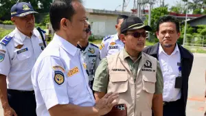 Anggota Komisi IV DPRD Jawa Barat Yusuf Maulana atau Haji Aka melakukan kunjungan kerja ke Terminal Tipe B Cikarang, Kabupaten Bekasi, pada 15 September 2025. | Foto: Istimewa
