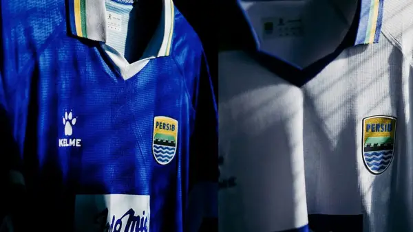 Persib Bandung memperkenalkan jersey terbaru untuk mengarungi kompetisi Asia.(Sumber : Instagram/@persib)