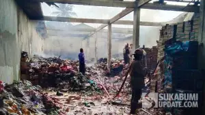 Kondisi gudang sembako di Pasar Surade Sukabumi pascakebakaran. (Sumber Foto: Istimewa)