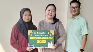 Satu dari 7  konsumen terpilih program umroh miyako (Sumber: dok miyako)