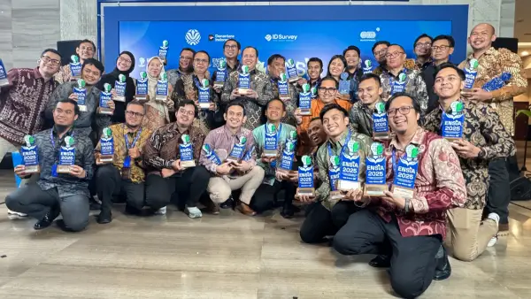 PLN IP Pelabuhan Ratu bersama peraih penghargaan ENSIA 2025 (Sumber: dok pln ip)