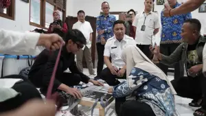 Kepala Dinas Pendidikan Kabupaten Sukabumi, Eka Nandang Nugraha saat mendampingi Kunjungan Kerja (Kunker) Spesifik Komisi VIII DPR RI ke Sentra Phalamarta, Lokus SRMP 7, Rabu (17/9/2025). | Foto: Istimewa