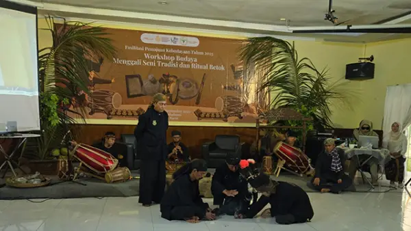Yayasan Dapuran Kipahare Merawat Tradisi Seni Budaya dan Ritual Betok Sukabumi dalam Program Fasilitas Pemajuan Kebudayaan Tahun 2025. (Sumber : Dok Yayasan Dapuran Kipahare).