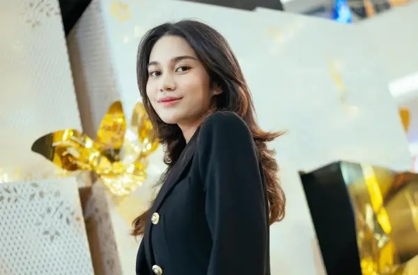 Azizah Salsha Belum Mau Damai dengan Bigmo dan Resbob Soal Pencemaran Nama Baik (Sumber : Instagram/@azizahsalsha_)