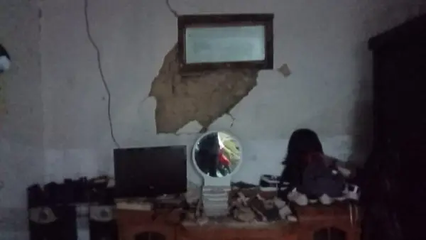 Dampak gempabumi di Kabandungan Sukabumi tadi malam | Foto : Daryono BMKG