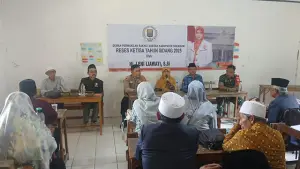 Anggota Komisi III DPRD Kabupaten Sukabumi, Leni Liawati, menyerap aspirasi FKDT dan masyarakat Cisolok, dalam Reses ke III Tahun 2025. (Sumber : Istimewa.).