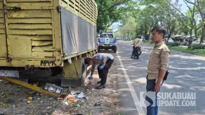 Polisi saat melakukan olah tempat kejadian perkara di Jalur Lingsel, Kota Sukabumi pada Senin (22/9/2025) (Sumber: Dok: Polisi)