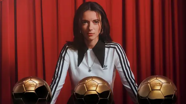 Aitana Bonmati sukses meraih gelar Ballon dOr ketiganya secara beruntun. (Sumber: Instagram/@adidasfootball/@aitanabonmati)