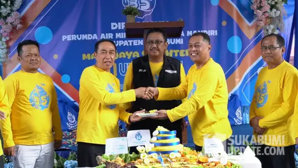 Bupati Sukabumi hadir dalam perayaan HUT Perumda Am yang ke 35 pada Selasa (23/9/2025) (Sumber: SU/Ibnu Sanubari)