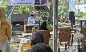 Anggota DPRD Kabupaten Sukabumi H.M, Loka Tresnajaya di Cicurug | Foto : Ibnu Sanubari