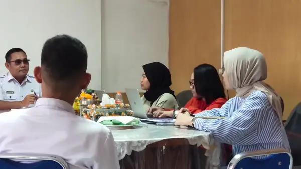 Sekretaris Dinas Sosial saat menerima DJSN beberapa waktu lalu | Foto : Dok. Dinsos