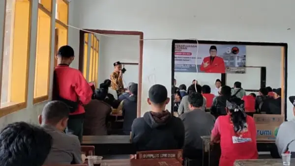 Anggota DPRD Jabar Muhammad Jaenudin saat sosialisasi Perda Kewirausahaan Daerah di Sukabumi | Foto : Tim Adc