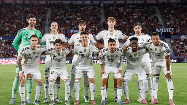 Starting line up Real Madrid saat berhadapan dengan Levante di pekan lalu. (Sumber: Instagram/@realmadrid)