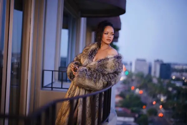 Meskipun baru menyambut anak ketiganya, Rocki Irish Mayers, pada 13 September 2025, Rihanna tetap menjalankan peran sebagai ibu, pengusaha, dan filantropis dengan penuh semangat. (Sumber: x/@rihanna)