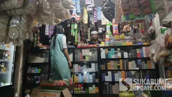 Warung Madura di Kota Sukabumi | Foto : SukabumiUpdate