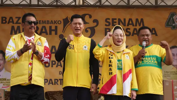 Anggota DPR RI Dewi Asmara, Bupati Sukabumi Asep Jafar, Plt Ketua DPD Partai Golkar Kabupaten Sukabumi Deden Nasihin, Sekretaris DPD yang juga Ketua DPRD Kabupaten Sukabumi Budi Azhar Mutawali (Sumber: dok golkar)