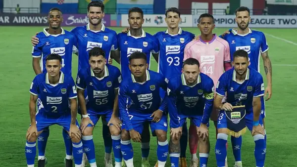 Starting line up Persib Bandung di laga perdana ACL Two saat menghadapi Lion City Sailors. (Sumber: Instagram/@persib)