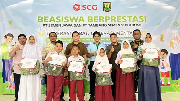 Pemberian beasiswa kepada 571 pelajar di Kabupaten Sukabumi, oleh anak perusahaan SCG. (Sumber : Dok SCG).