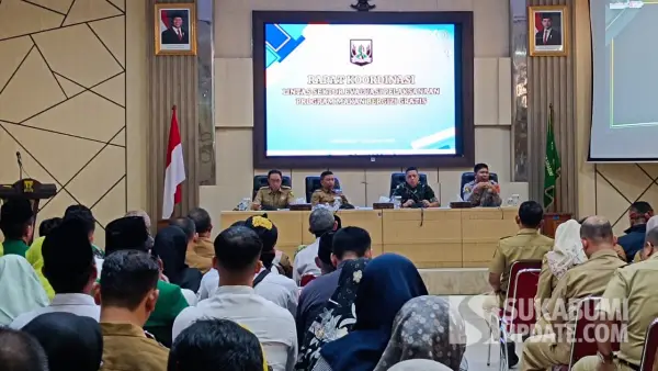 Rakor Lintas Sektor Pemkab Sukabumi evaluasi penyaluran program MBG di Sukabumi. Senin (29/9/2025). (Sumber: SU/Ilyas Supendi)