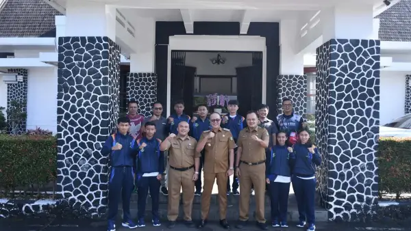 Kontingen Kota Sukabumi untuk Popda Jabar 2025 di Bandung | Foto : Dokpim