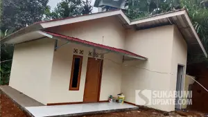 Rumah keluarga almarhumah Raya di Desa Cianaga, Kecamatan Kabandungan, Kabupaten Sukabumi. (Sumber : SU/Ibnu Sanubari).