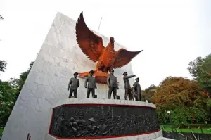 Perdana, Presiden Prabowo Subianto Pimpin Upacara Peringatan Hari Kesaktian Pancasila Tahun 2025 (Monumen Pancasila Sakti. Foto: Kemenpar)