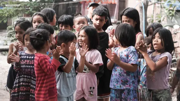 Ilustrasi anak-anak sedang menyanyikan lagu Tokecang (Sumber: Unsplash)