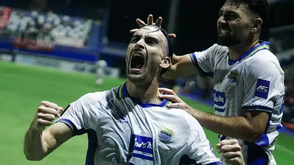 Andrew Jung merayakan gol perdananya bersama Persib Bandung saat berhadapan dengan Bangkok United di ajang ACL Two. (Sumber: Instagram/@persib)