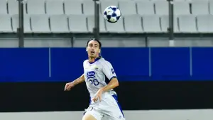 Aksi Andrew Jung saat Persib Bandung menghadapi Bangkok United tadi malam (Sumber: Instagram/@persib)