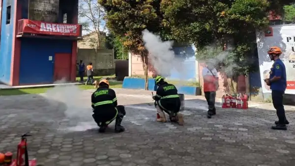 Pelatihan Water & Sanitation Emergency Response Team bersama para instruktur berpengalaman! | Foto : Instagram Yayasan Wanadri