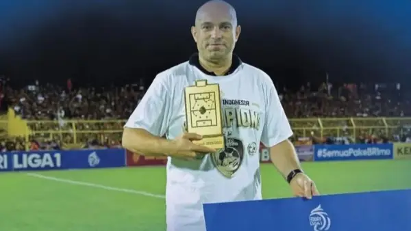 Bernardo Tavares resmi mengundurkan diri dari kursi kepelatihan Juku Eja lewat akun media sosial Instagram (Sumber: Instagram/@bernadotavares80)