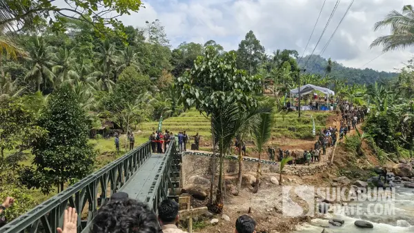 Presmian Jembatan Panel Garuda di Desa Karamat, Kecamatan Cisolok, Kabupaten Sukabumi. Kamis (2/10/2025) (Sumber: SU/Ilyas Supendi)