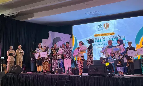 Malam Grand Final Mojang Jajaka Kabupaten Sukabumi 2025 di Auditorium Nusa Putra University, pada Jumat (3/10/2025) | Foto : Turangga Anom